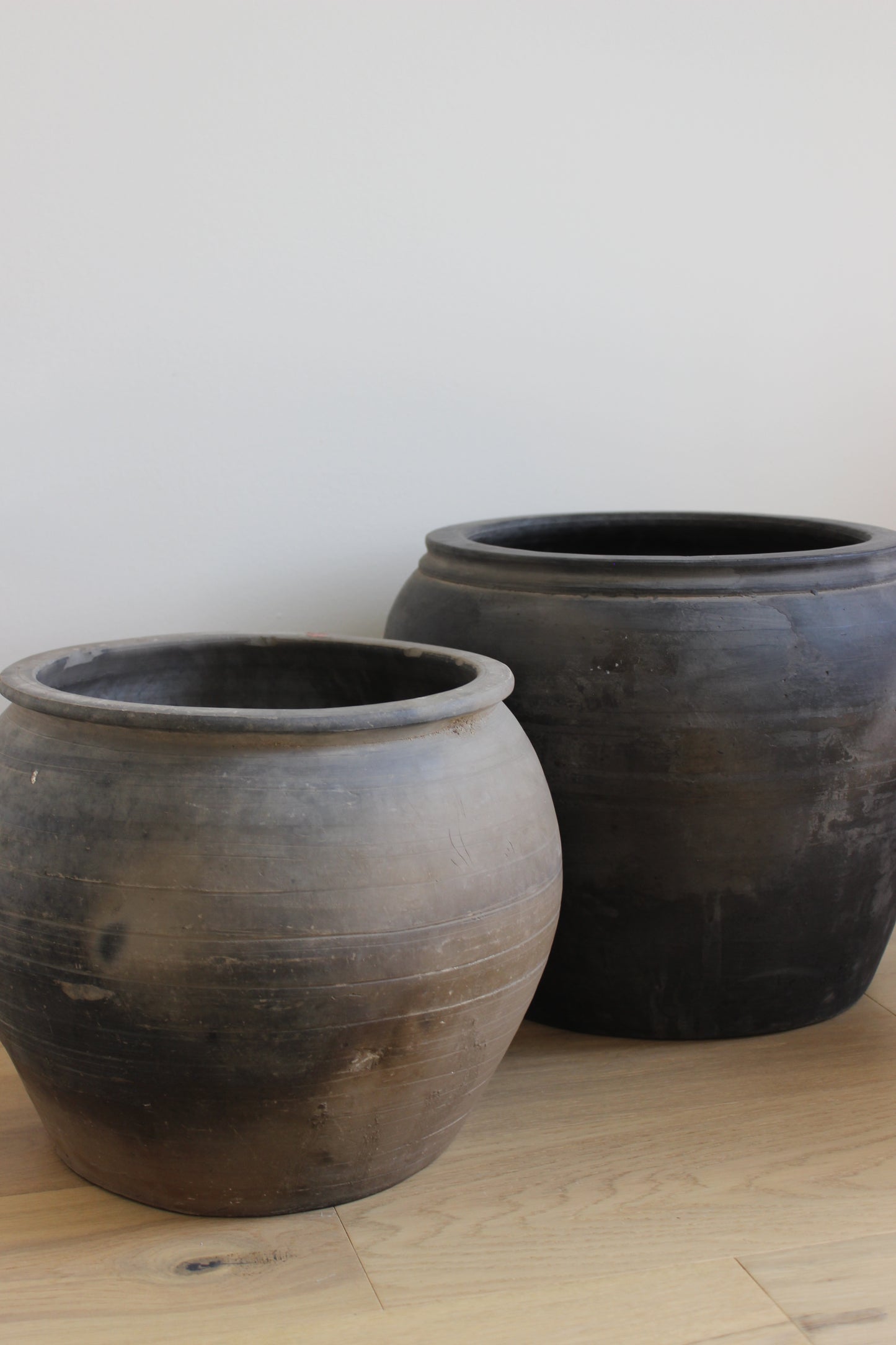 Vintage Porcelain Pot 003